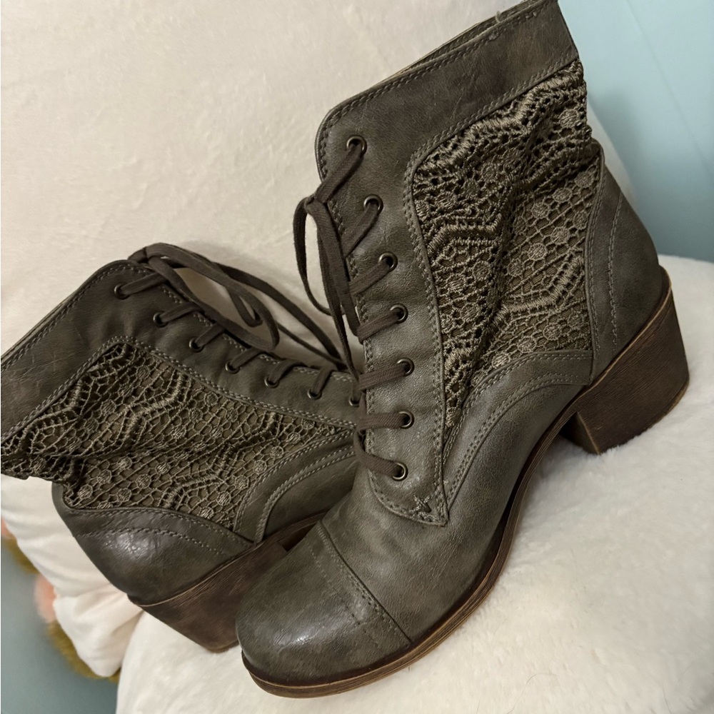 Lace up boots